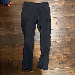 Mountain hardware pants/joggers